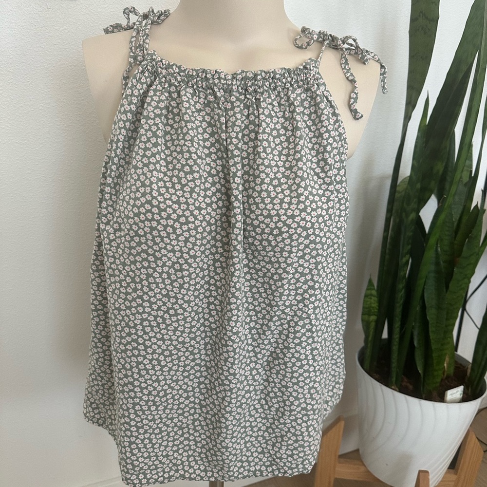 GAP  Tie-Top Tank
